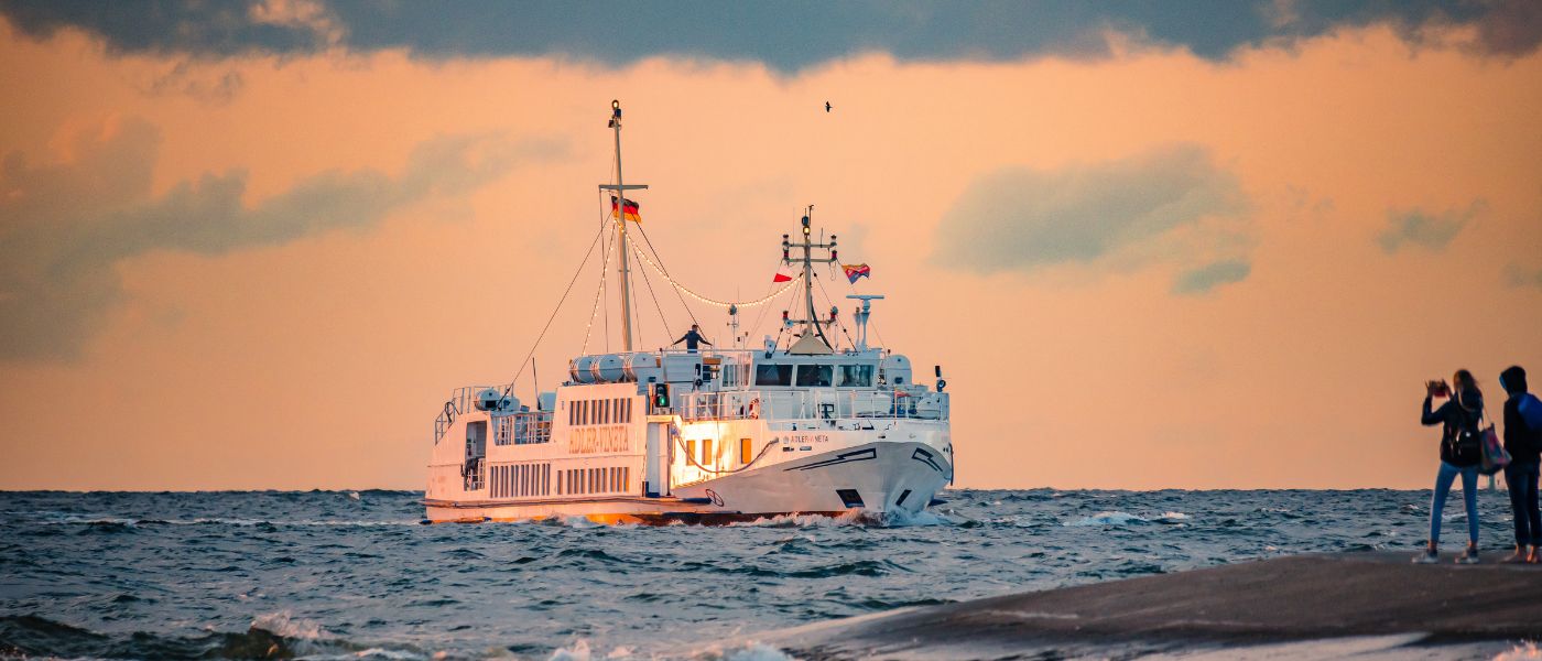 Mit MS Adler Vineta Richtung Sonnenuntergang